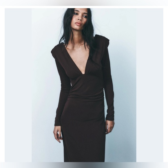 🔥🔥Zara Ruched shoulder pads dress - Picture 2 of 9